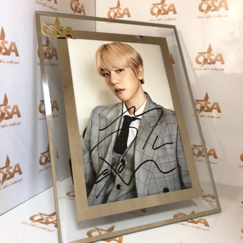 边伯贤亲笔签名,国民欧巴,买就送玻璃相框,证书和礼盒