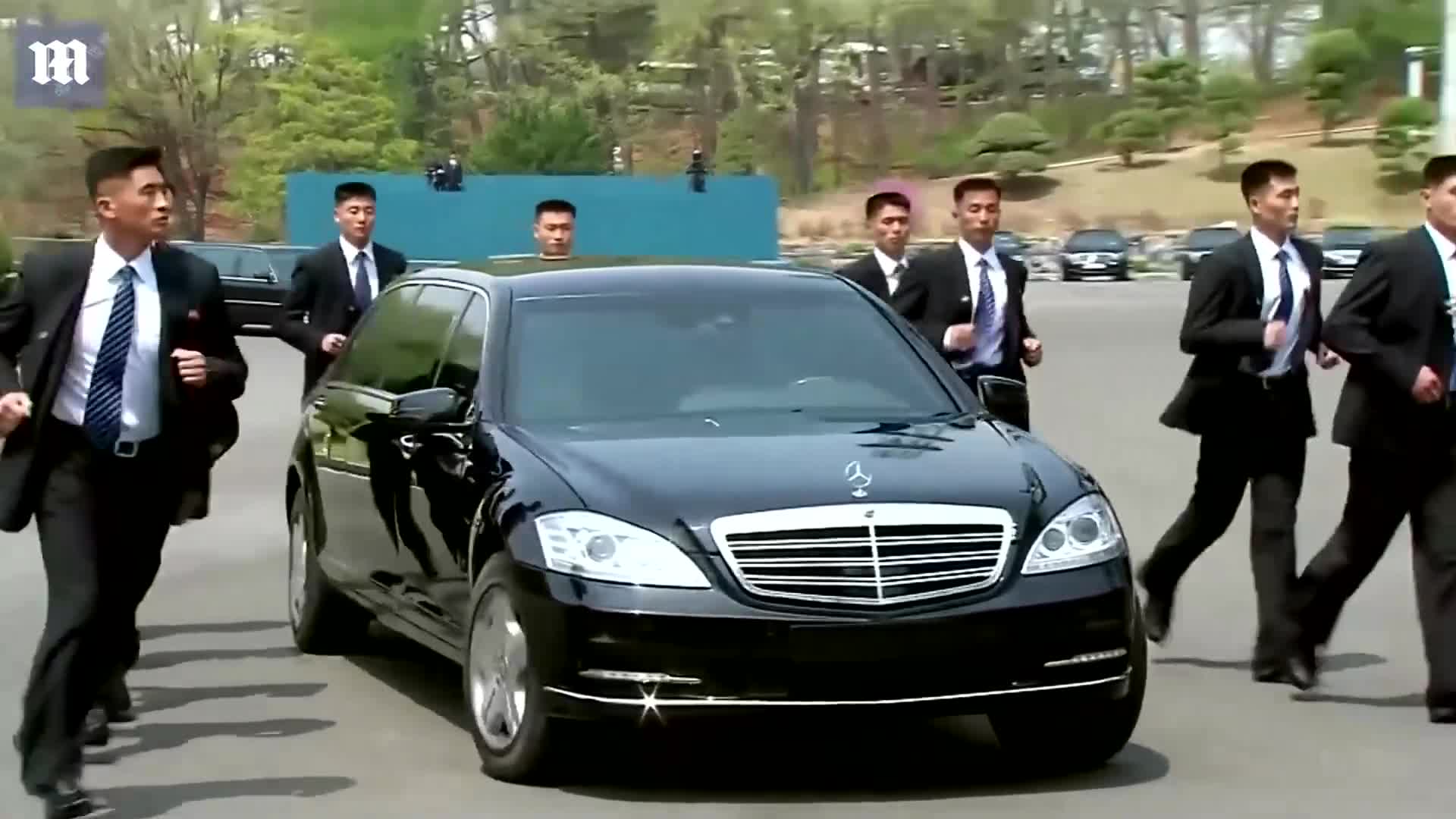 不同国家的总统车队,朝鲜保镖跟着车跑?英国铁骑军团威武霸气