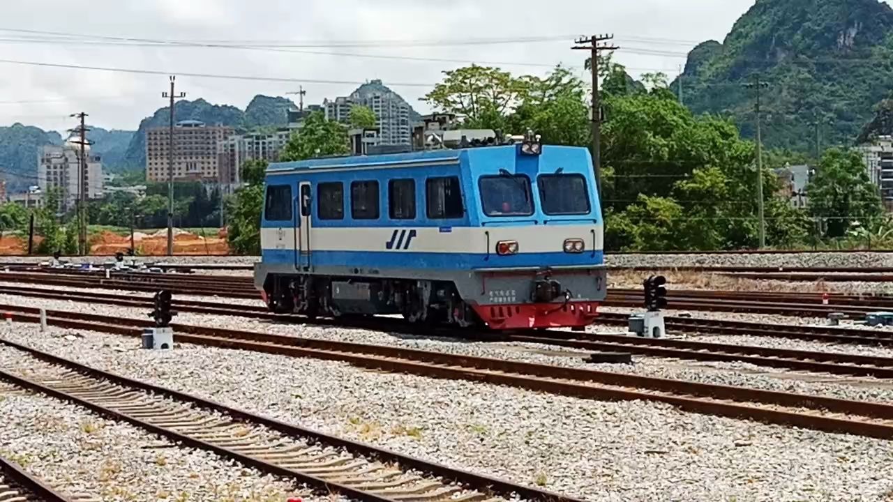 【凭祥站拍车】偶遇铁路工程车gc-270(1)_哔哩哔哩_bilibili