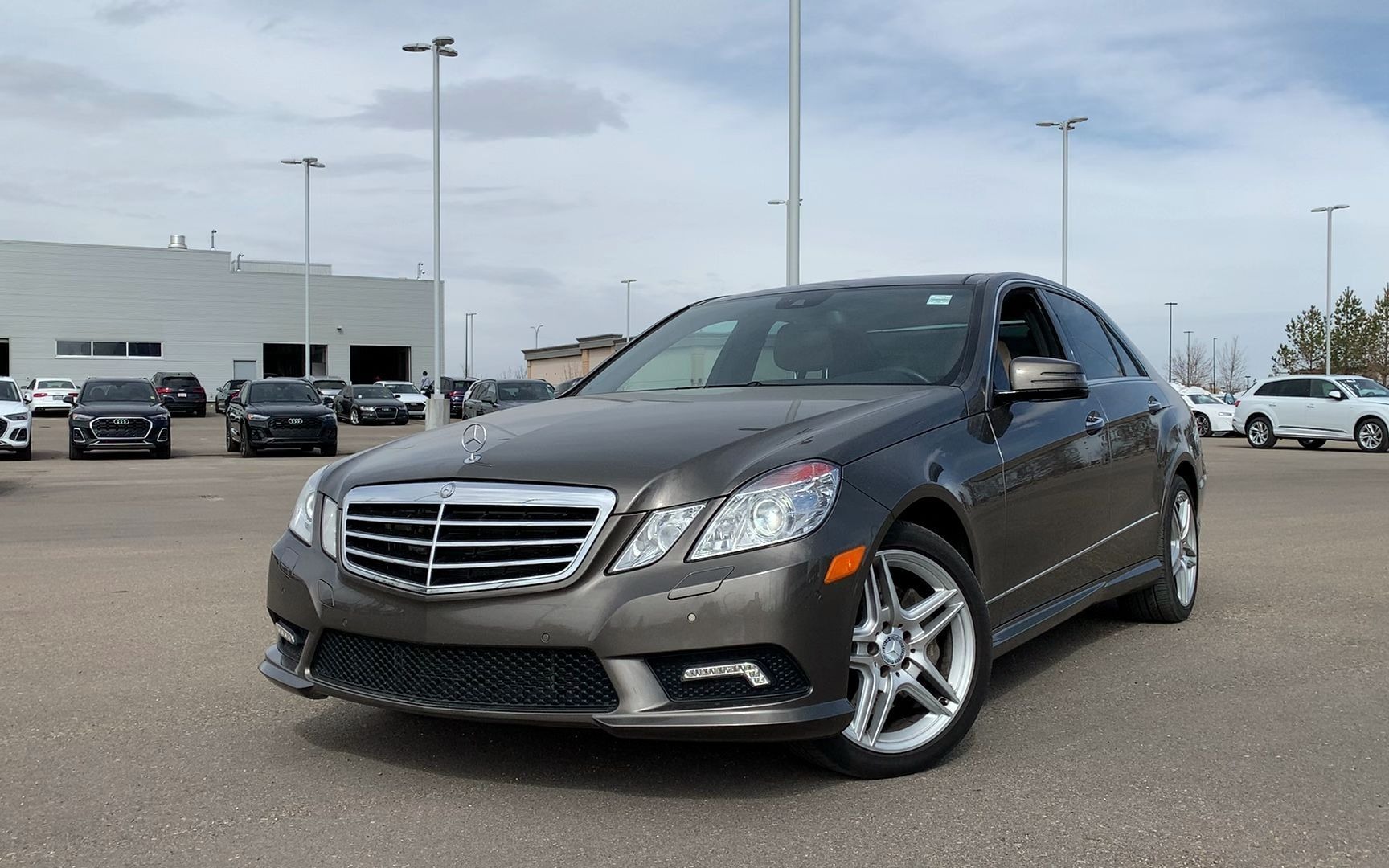 经典豪华奔驰e,2011奔驰e550