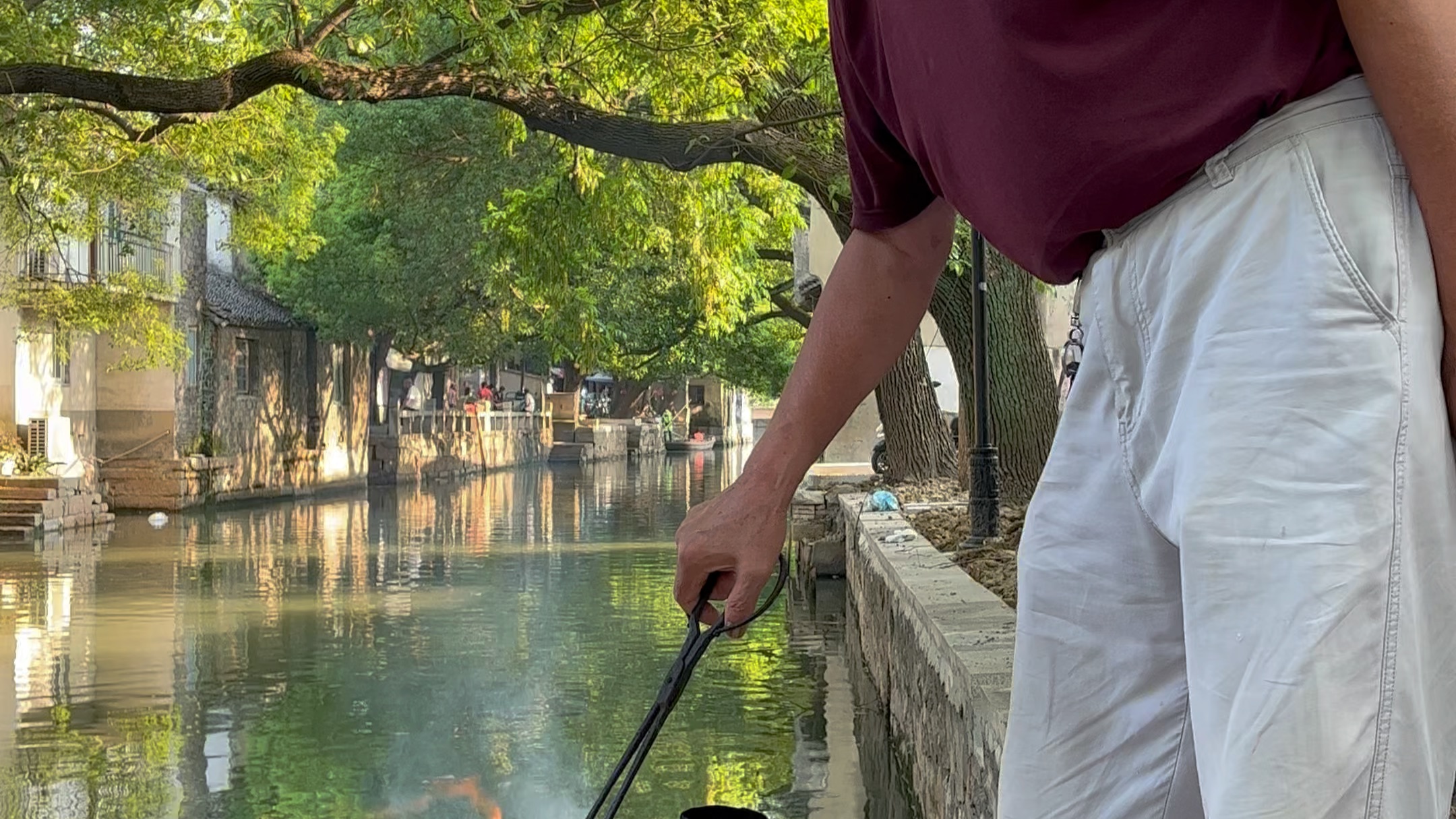 [图]如果生活太压抑，那就来原汁原味的江南小镇吧！感受这里的小桥流水人家，你会发现这才是令人向往，适合宜居的地方。#芦墟古镇#江南水乡#寻找梦里江南#记录真实生活