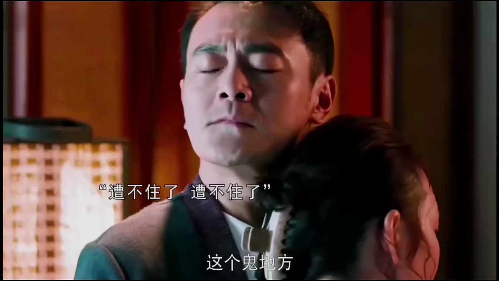 女邻居真空逛超市,被隔壁老王捡了个大便宜