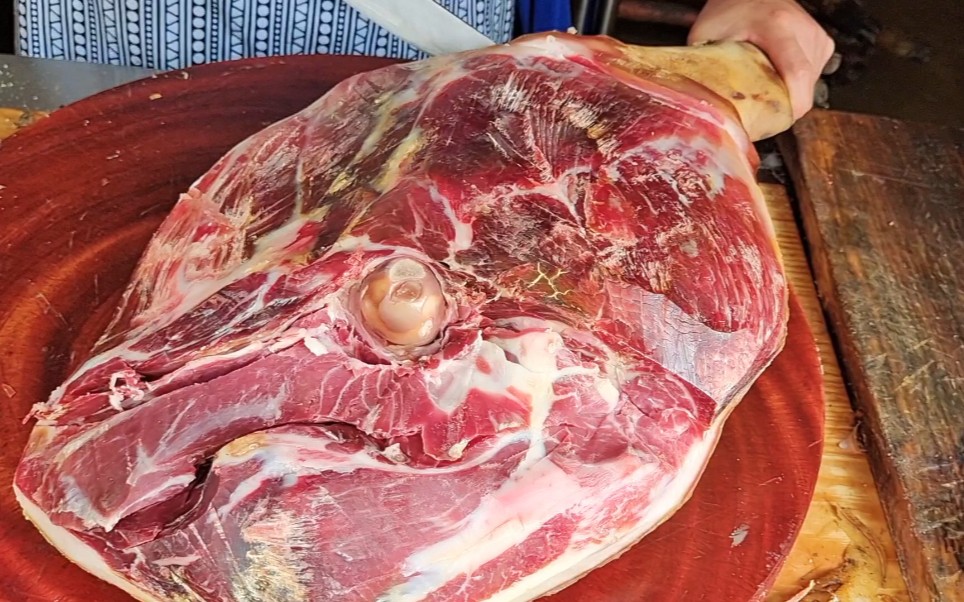 老疙瘩黑毛猪火腿,浓缩就是精华,小火腿有大内涵_哔哩哔哩_bilibili