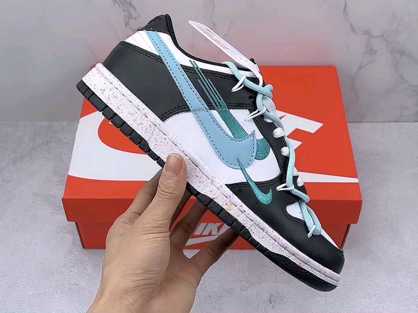 三勾 绑带 nike dunk sb low 定制配色dunk sb顾名思义货号:fd4623