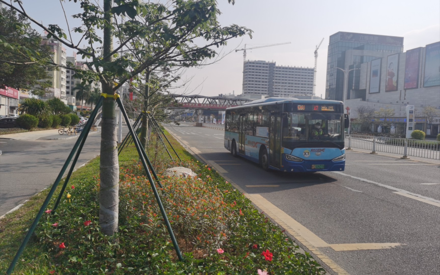 万江华南摩尔公交站随拍