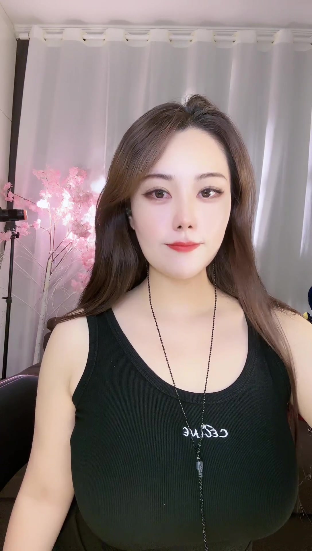 安妮朵朵 安妮朵朵正在直播 2023-08-06 录播