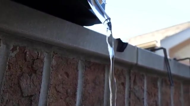 [图]AMAZING! - How to Freeze Water with Sound 水流有型 水倒流