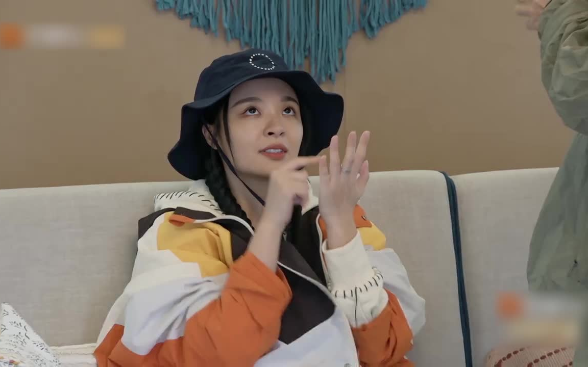 李莎旻子隔壁老樊真的好严谨,千万不要读错字啊,你俩是看多了这个字
