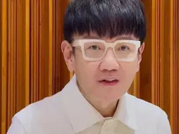 Descargar video: 《逆光》这首开门歌，听哭了唱片公司的负责人。