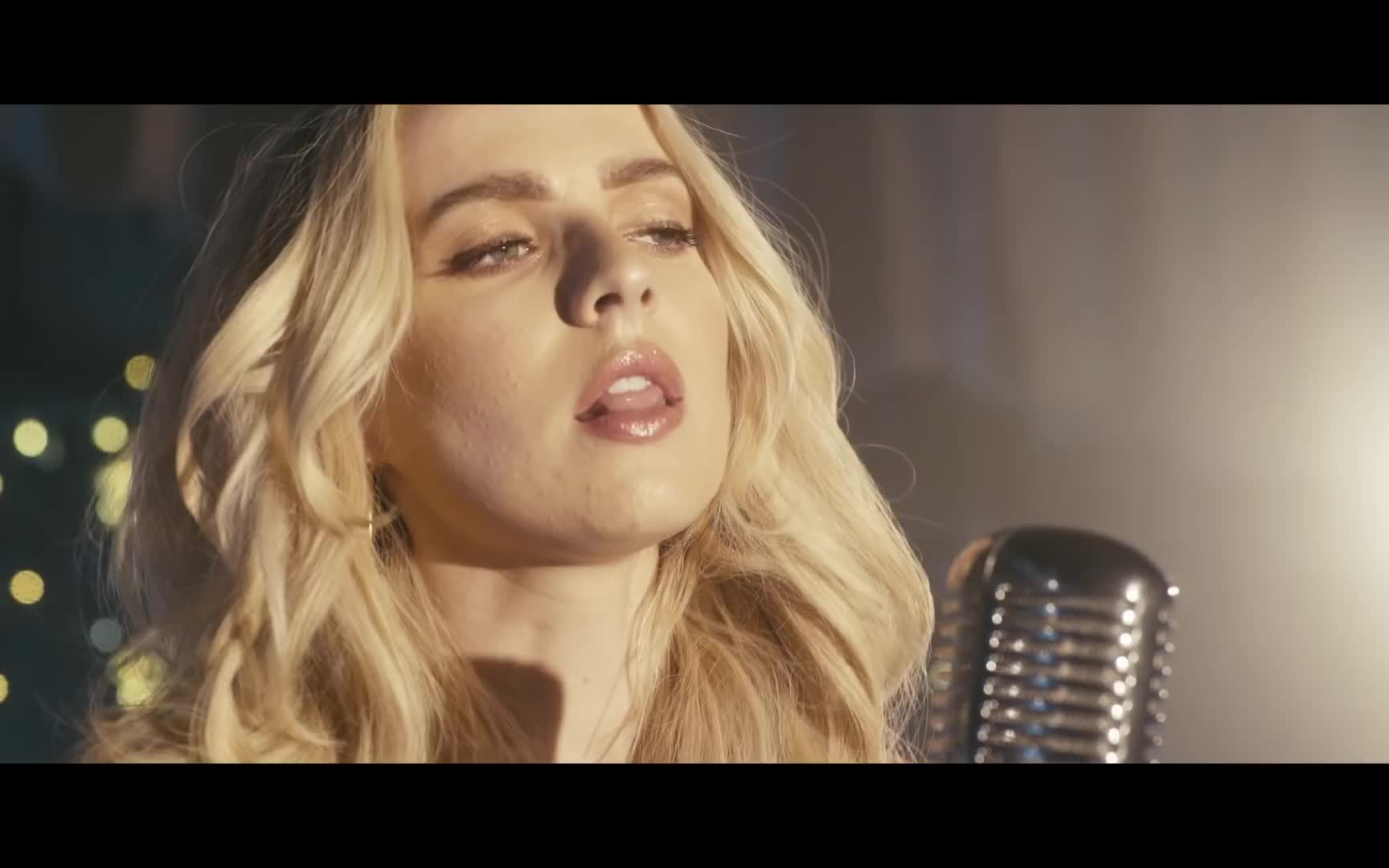 [新单mv]麦姐madilyn bailey - are we falling in love (official