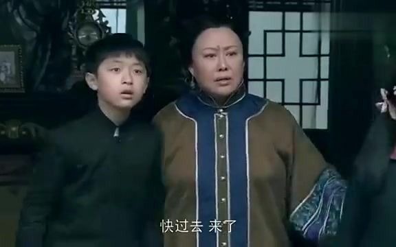 [图]母亲母亲：云灿生母远走，哥哥姐姐心怀歉意，三兄妹相拥在一起！