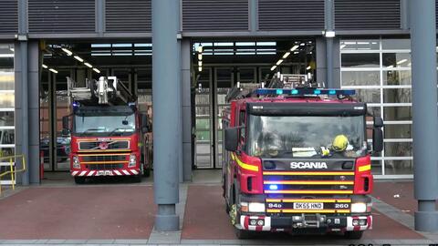 德国汉诺威消防部门的消防车紧急出警 哔哩哔哩