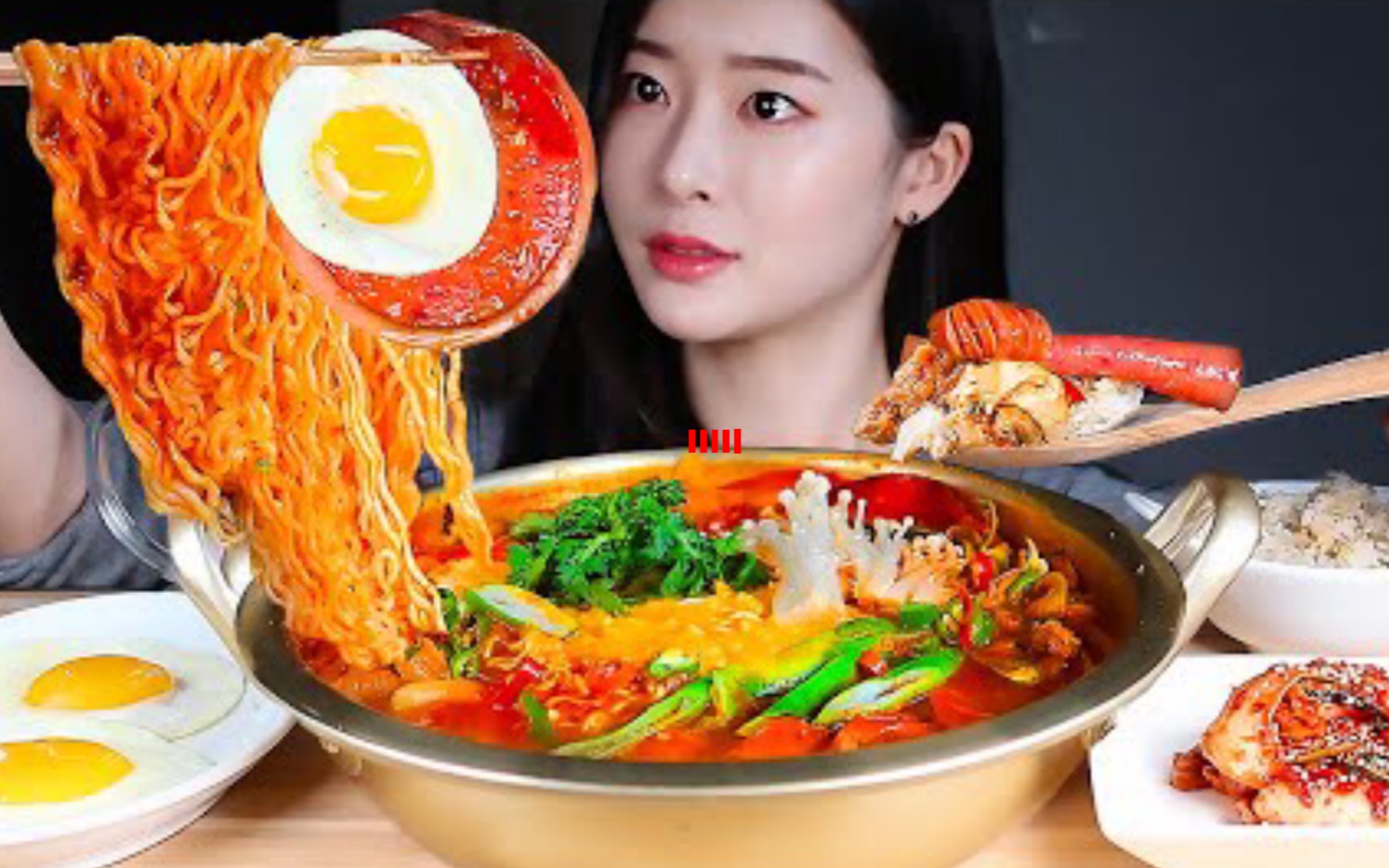 韩国吃播fume火腿炸弹部队汤火腿肠锅7种火腿拉面吃播