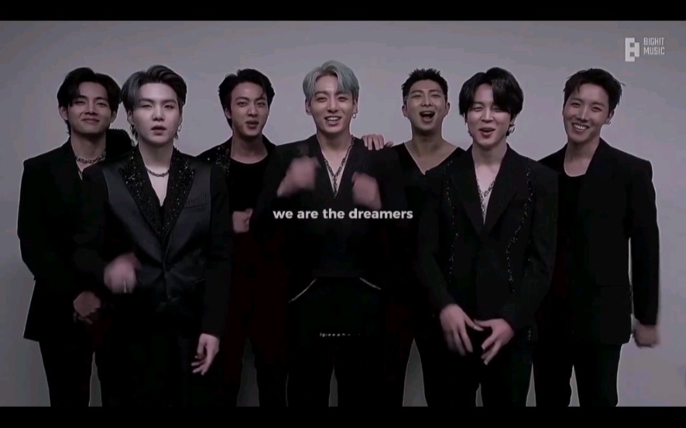 [图]BTS are the dreamers! They make it happen!