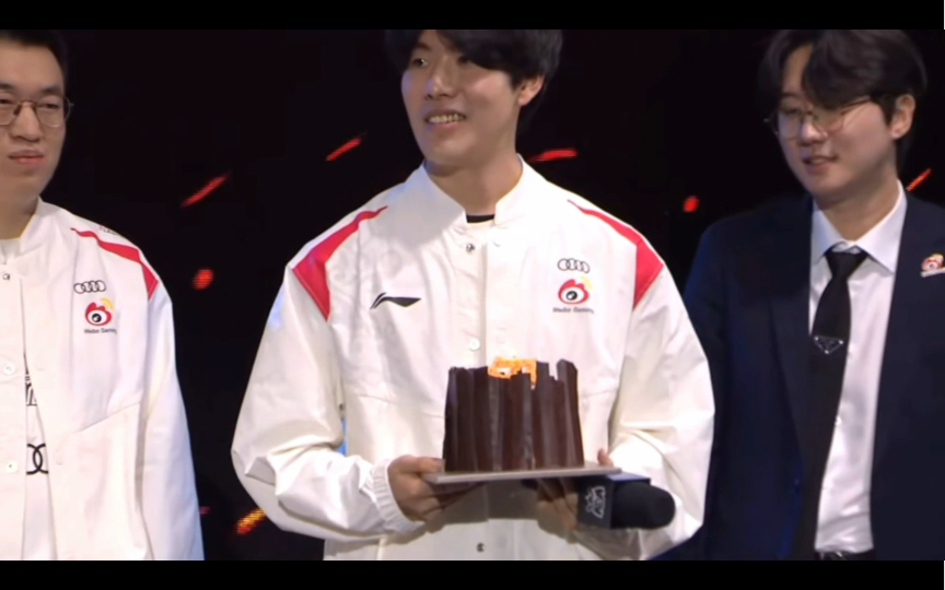 计划有变,准备夺冠!恭喜wbg晋级全球总决赛决赛,theshy生日buff拉满!