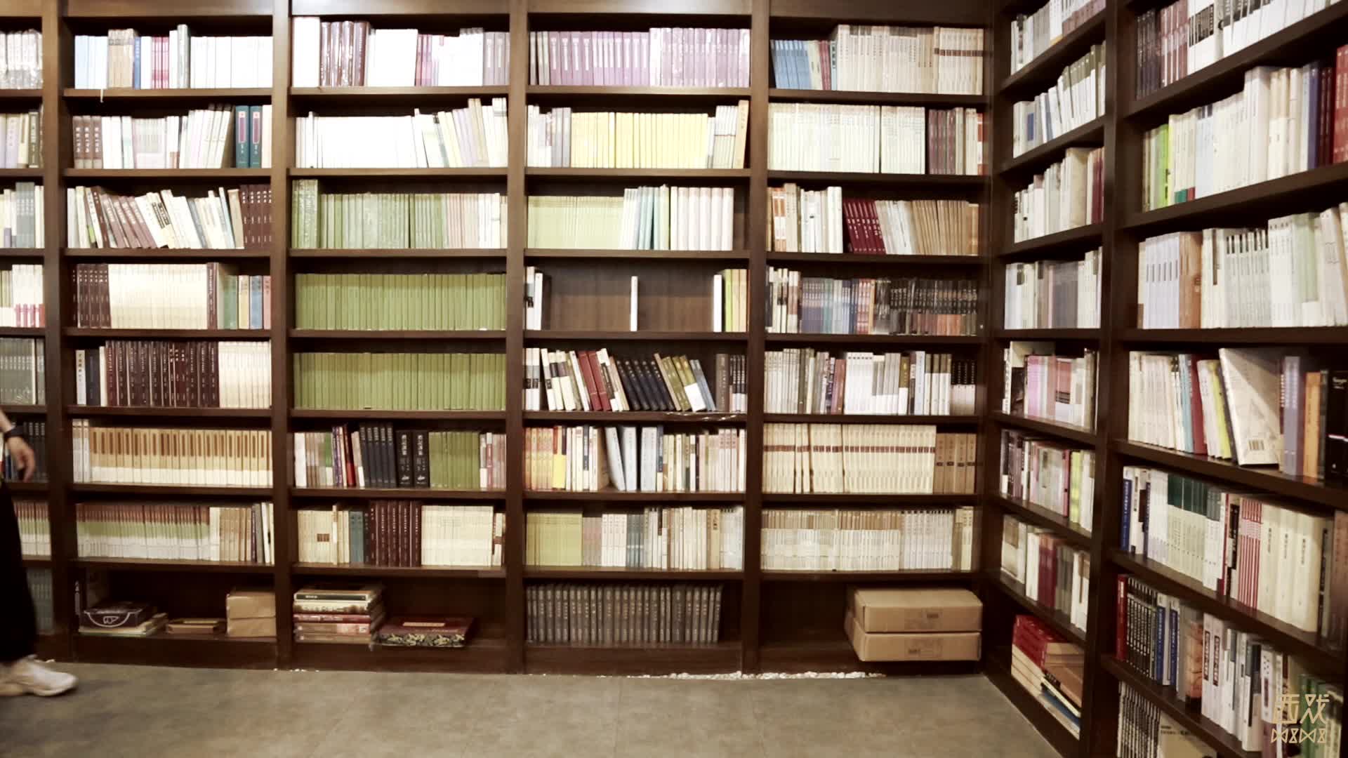 一言不合就尬舞书店篇