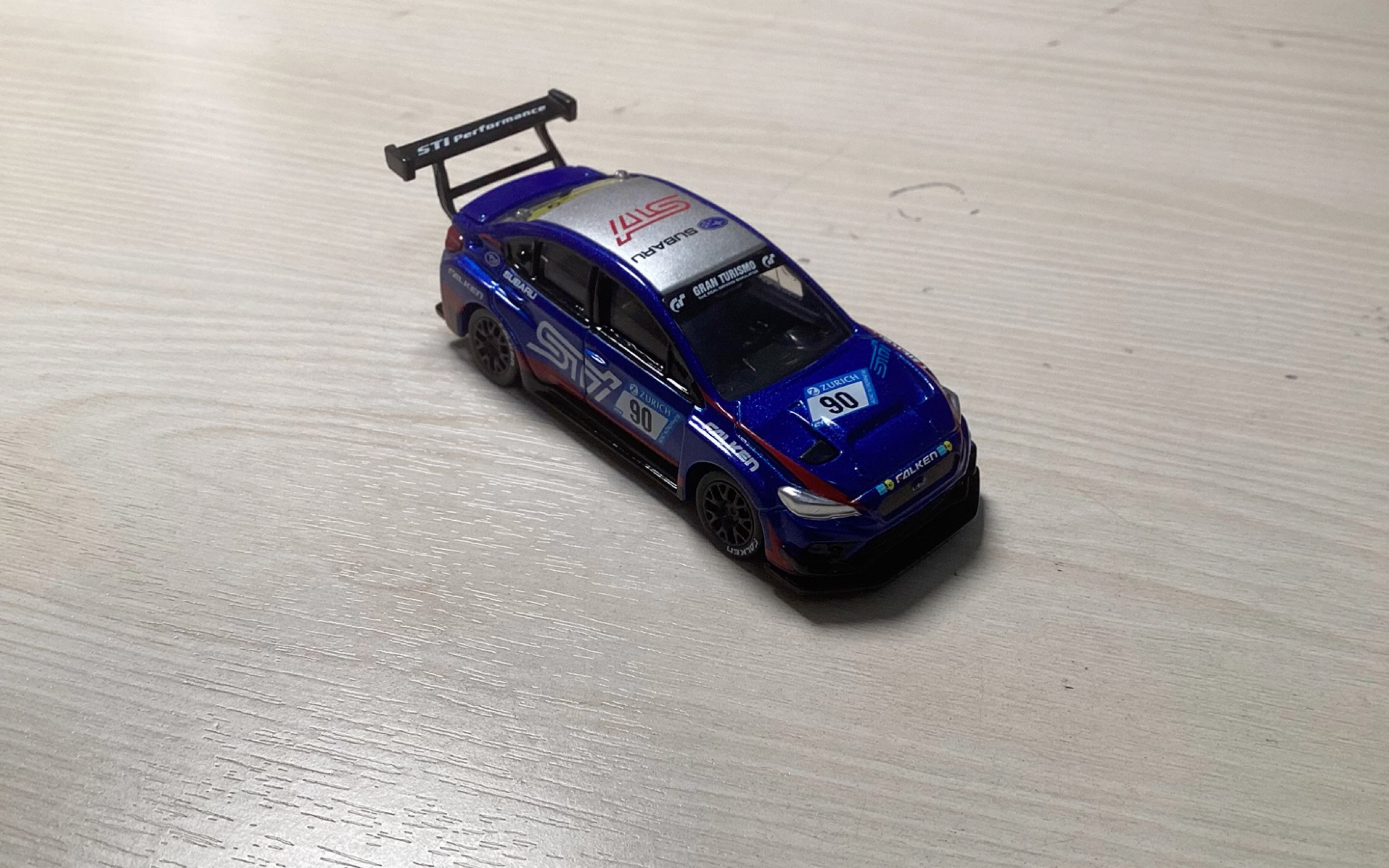 多美卡斯巴鲁跑车