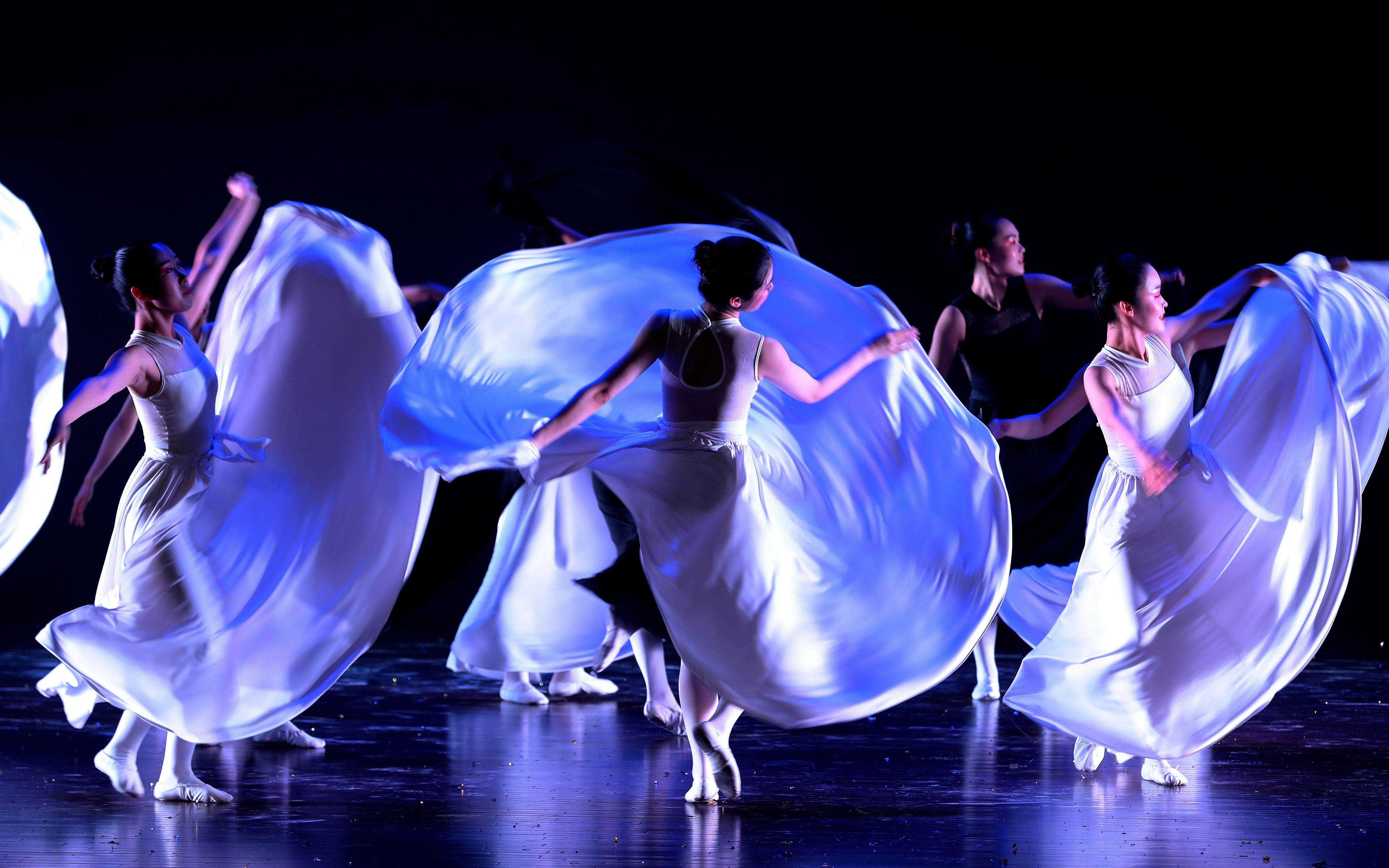 【南京大学舞蹈团】"与梦为舞"专场演出——第一篇章:以歌诉梦