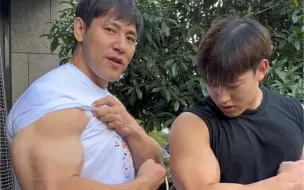 Скачать видео: 李亚强近期肌肉形态流出，这就是吃屎都长肌肉的师傅吗？