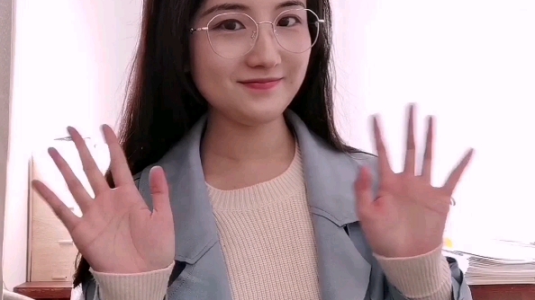 圆圆老师今天的形象day1