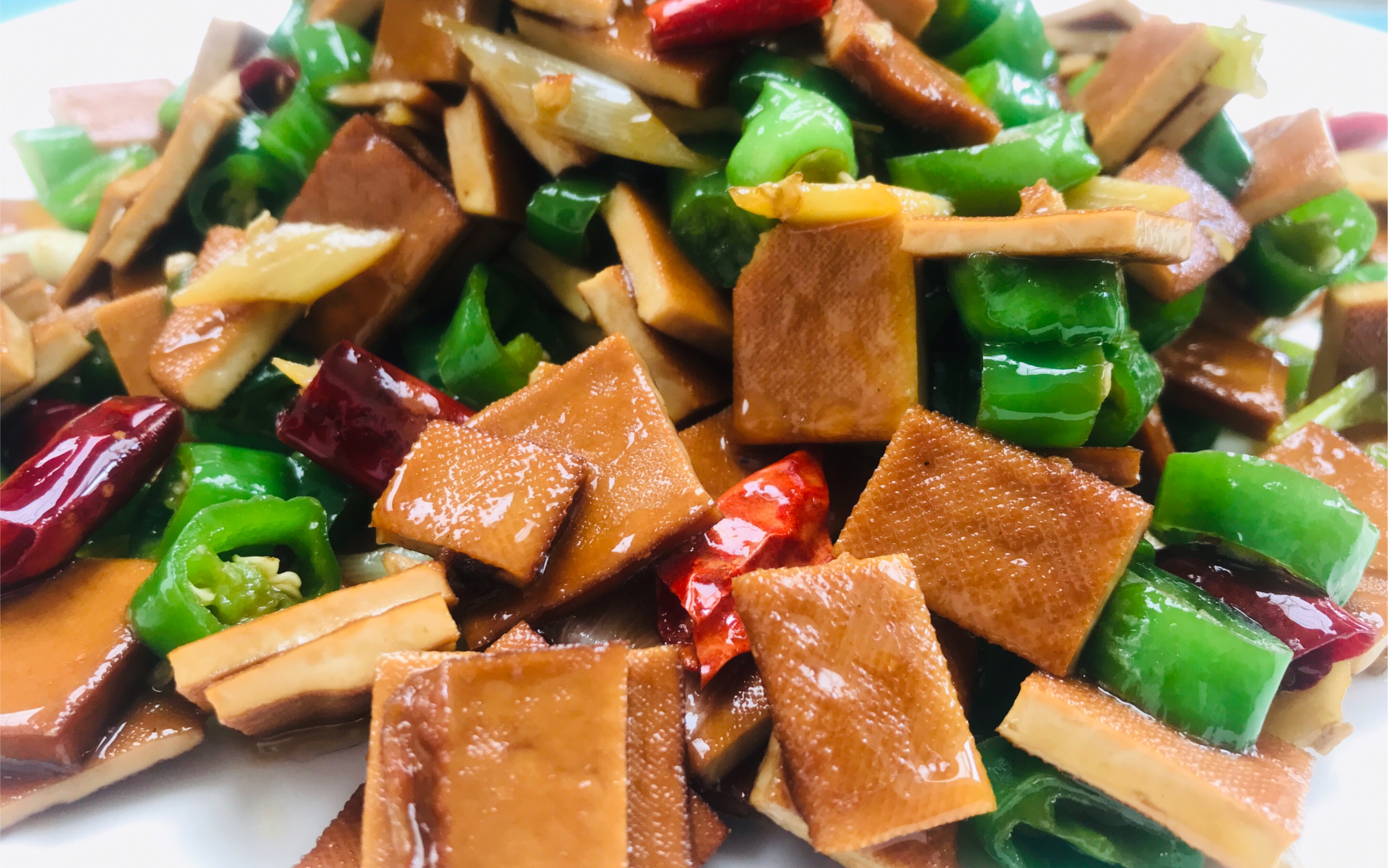 尖椒炒香干做到这两点,香干嫩滑入味,出锅的时候太香了