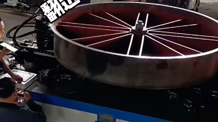 2000直径6mm厚风管翻边冲孔一体机