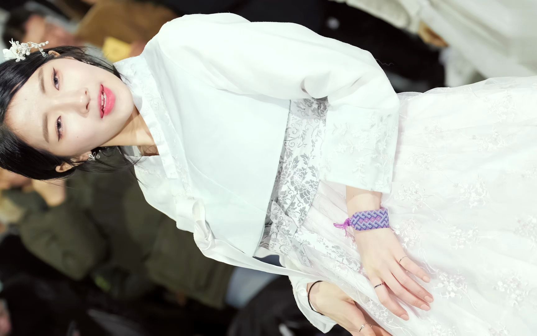 [4k] 徐英 confused