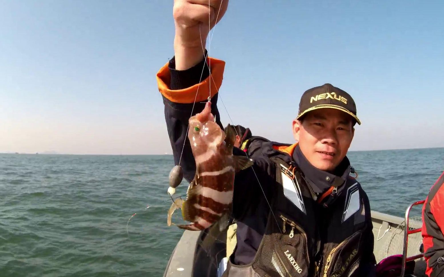 深圳 惠州钓鱼 黄海大师展示手丝钓法中鱼手感一级棒 钓花滑