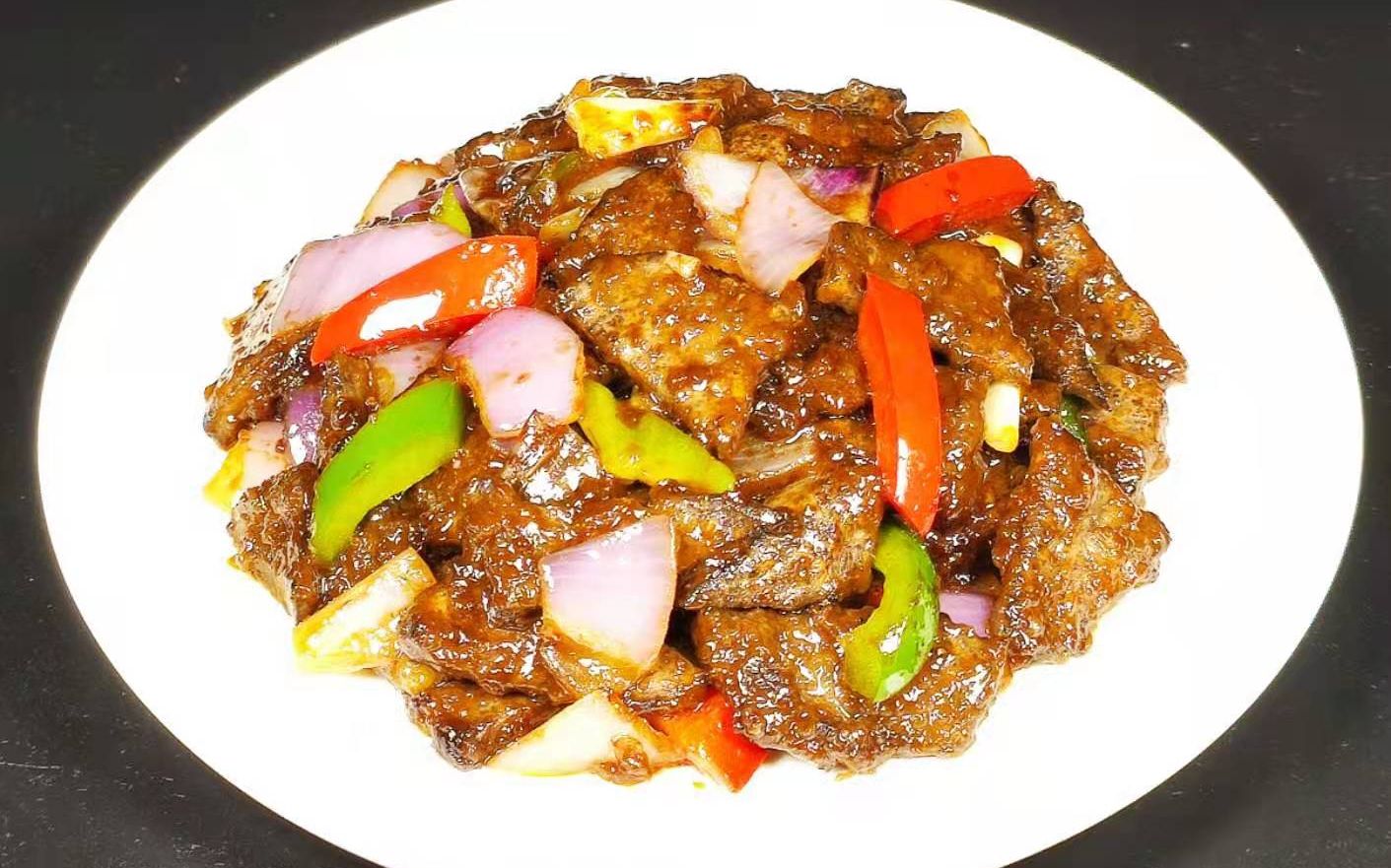 洋葱炒猪肝时多做一步,做出来猪肝滑嫩不腥,洋葱脆嫩不塌,下酒又下饭