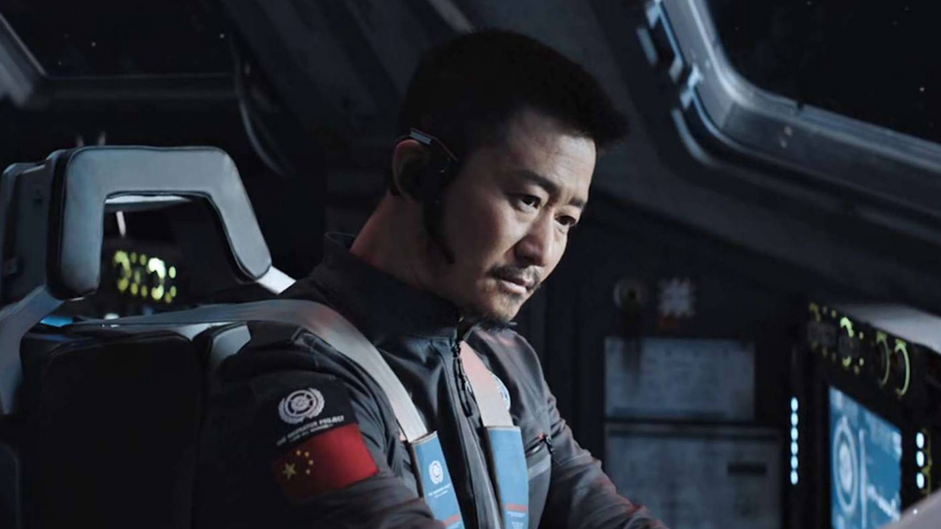 吴京心疼又感动!得知消防员出任务没看完电影,邀请他们再看一遍