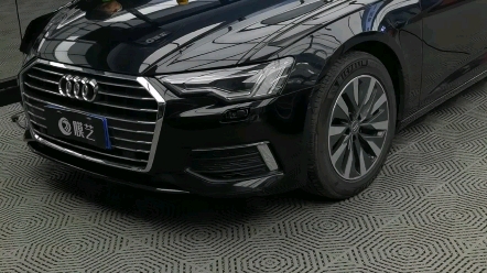 奥迪 a6l 黑贴黑,pet的亮黑,是真亮,也真难贴