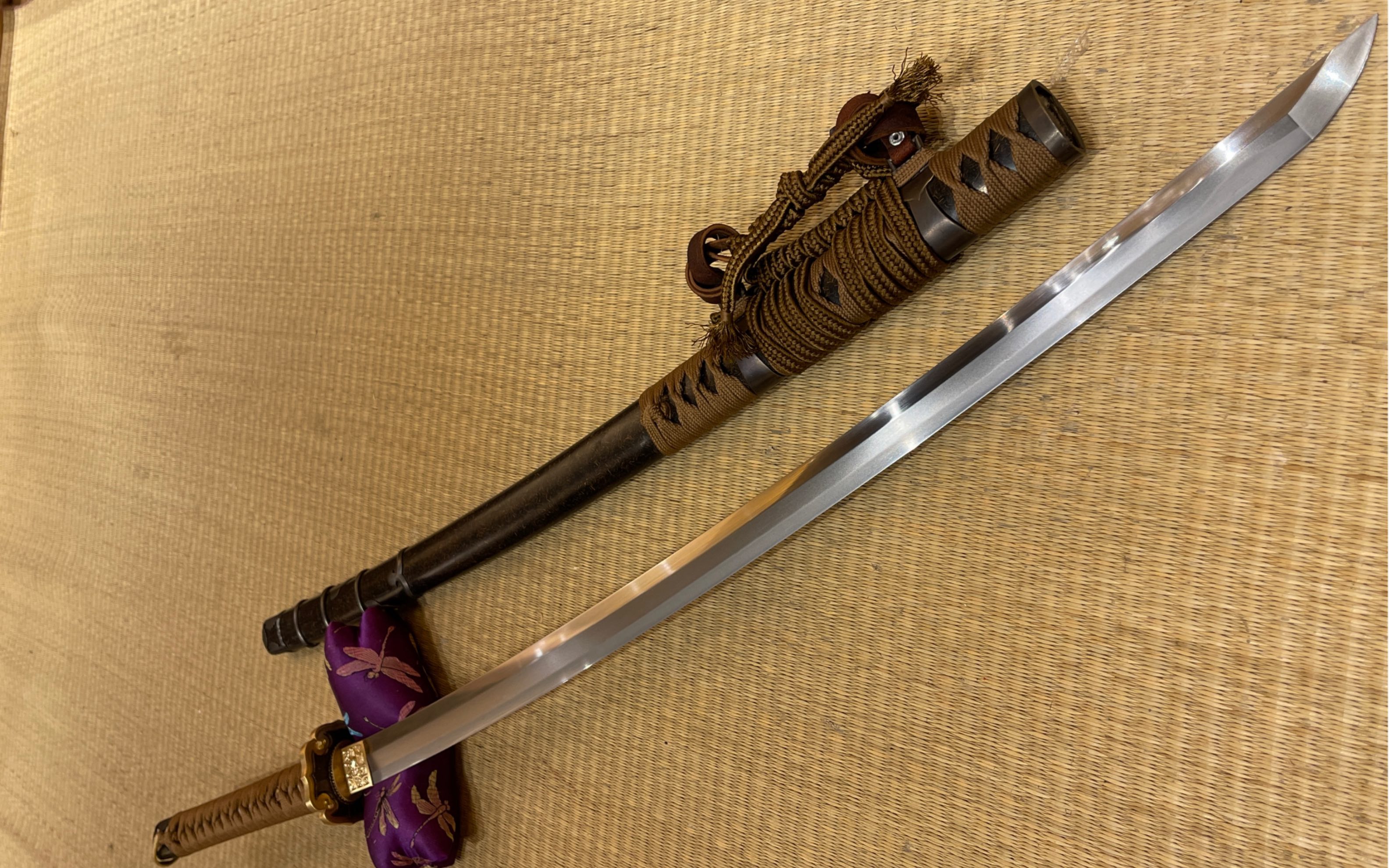 喧哗上等刀剑堂-甲伏锻兵库锁太刀_哔哩哔哩_bilibili