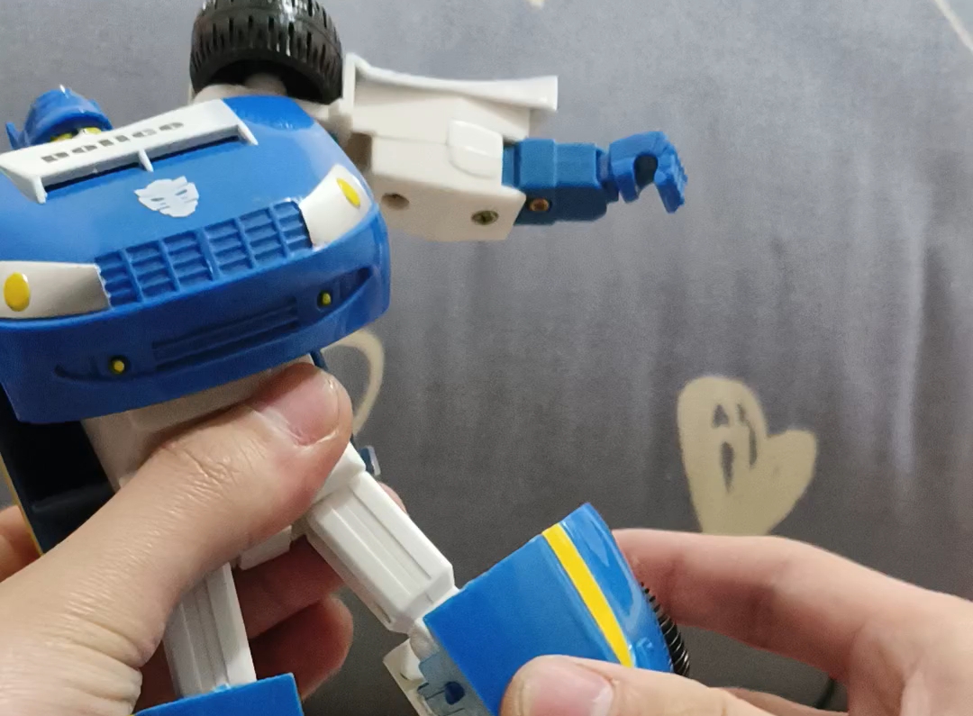 洛洛历险记玩具初版急先锋6.5寸和5.5寸对比