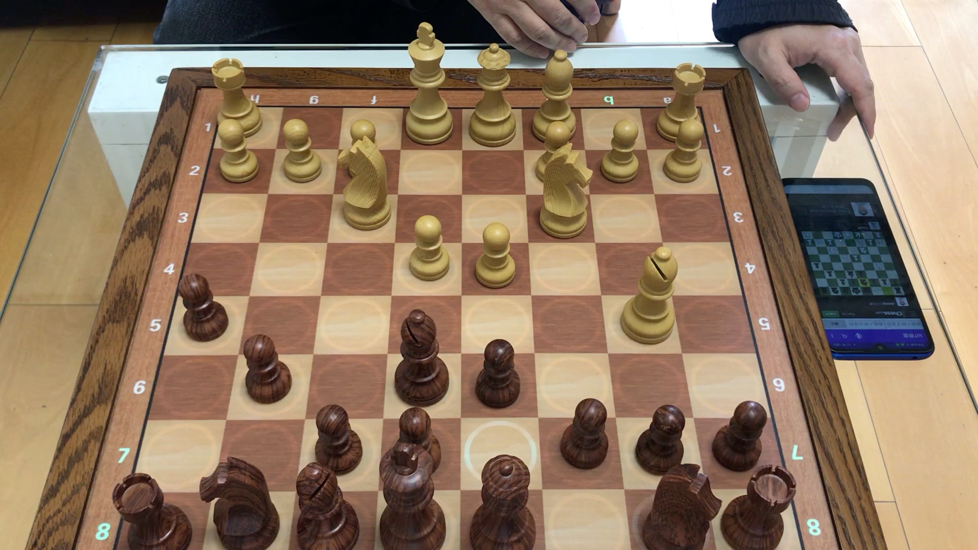 用电子棋盘在chess.com上下棋桌游棋牌热门视频