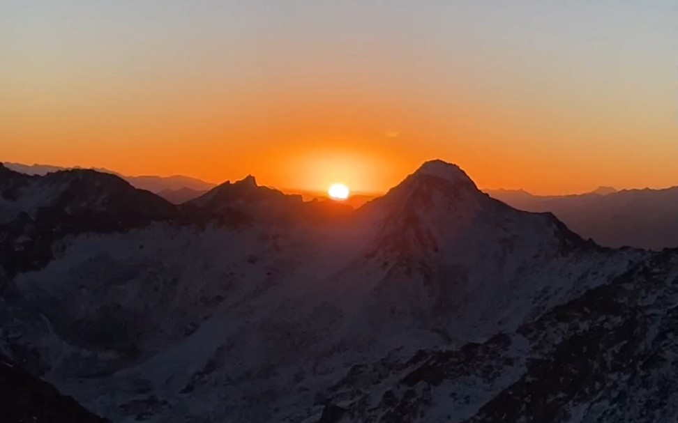川西旅游—追寻达古冰川的日出