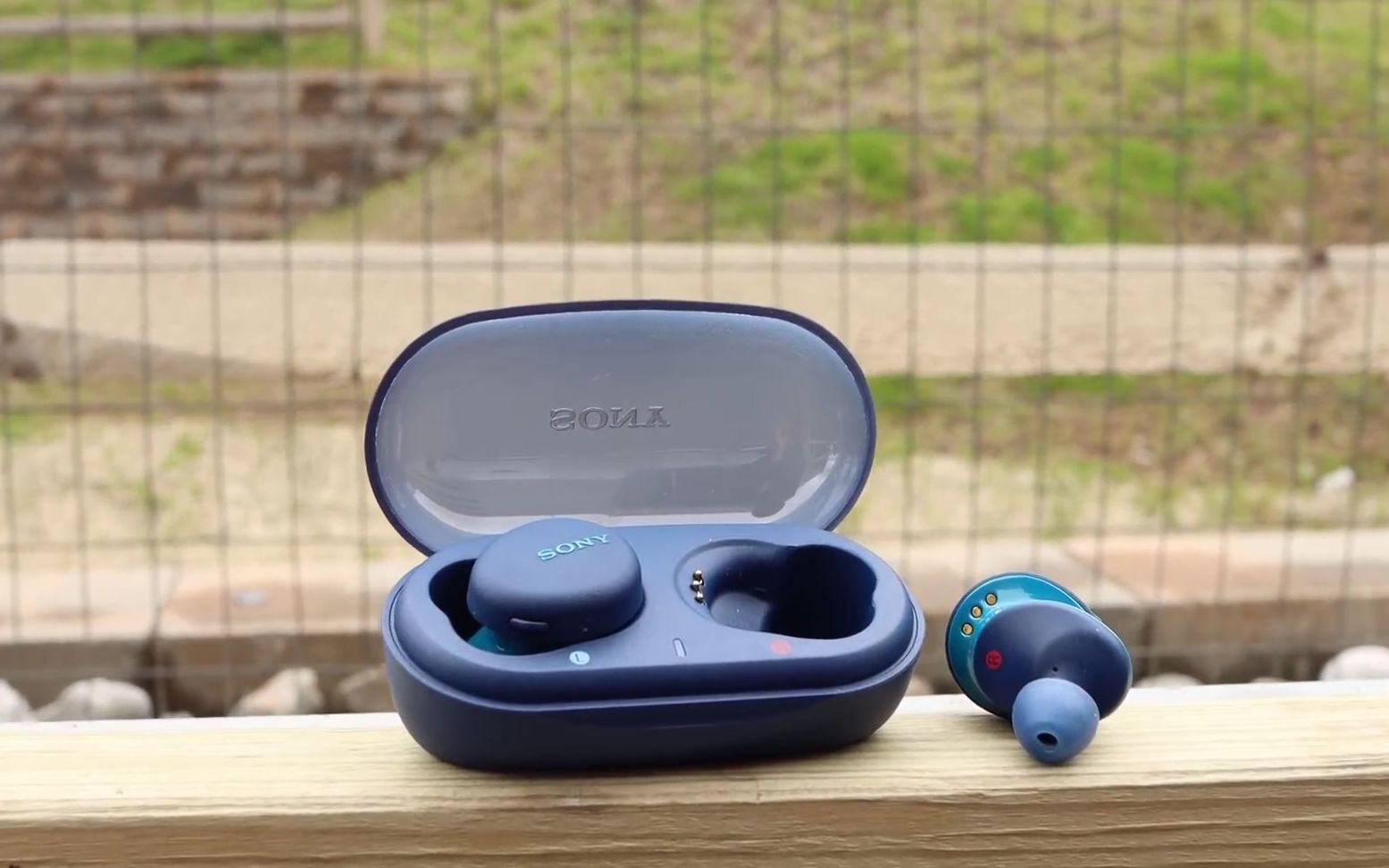 sonywfxb700无线蓝牙耳机上手