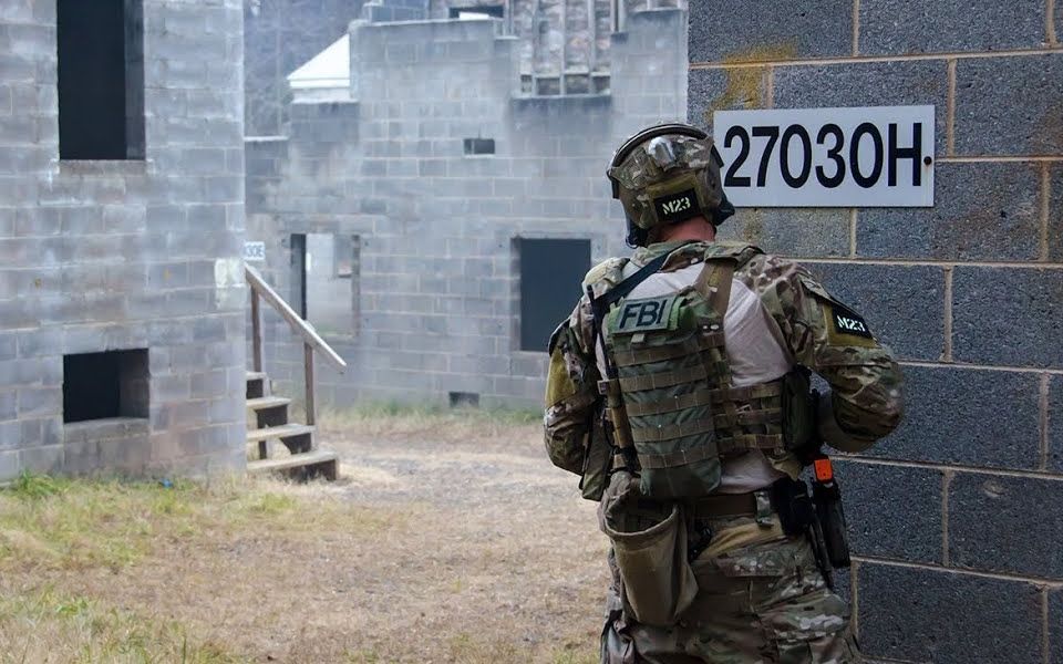 地表最强执法单位--fbi hrt人质救援队30周年纪念(熟肉)