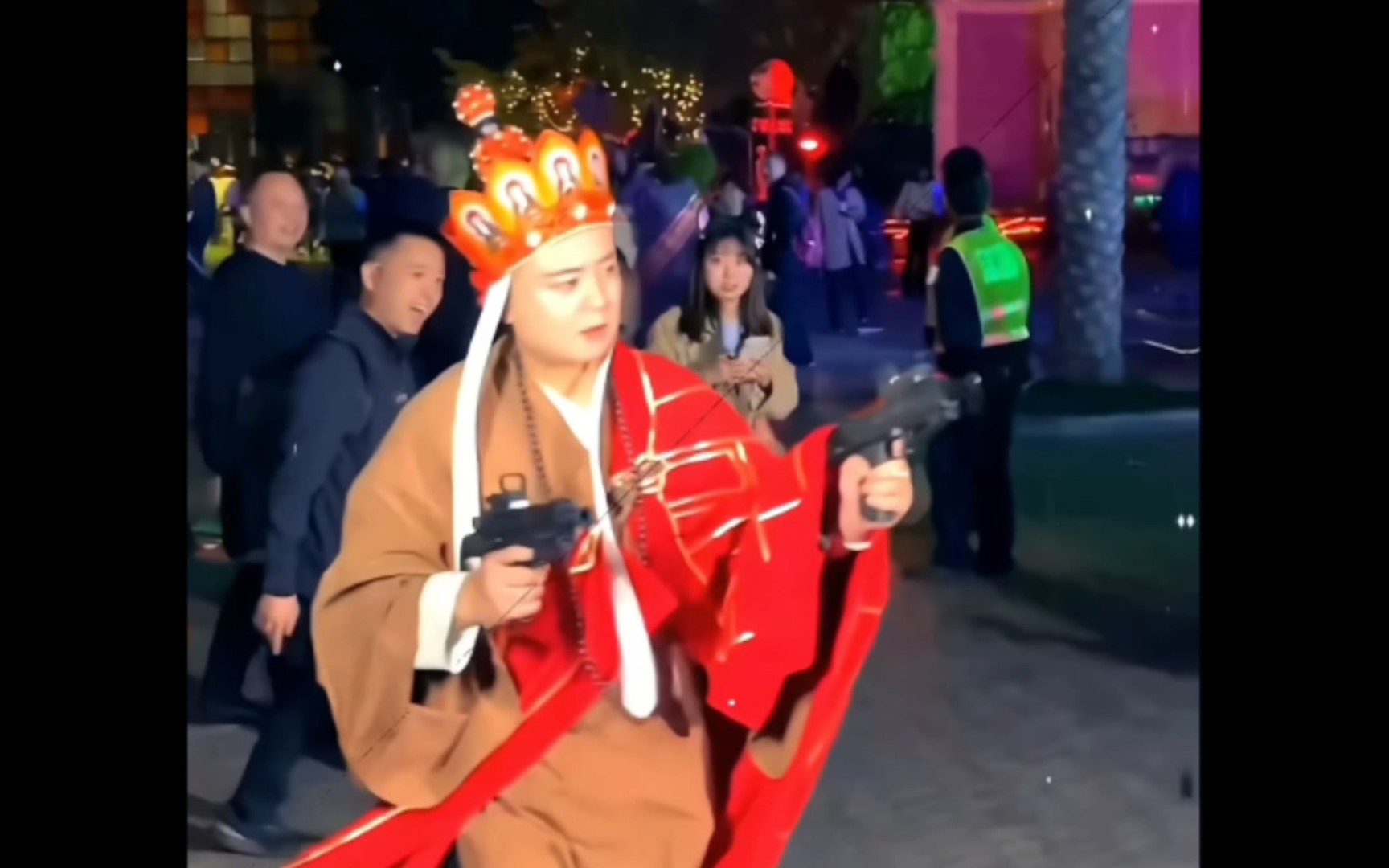 贫僧自东土大唐而来,要去往西天做悍匪.