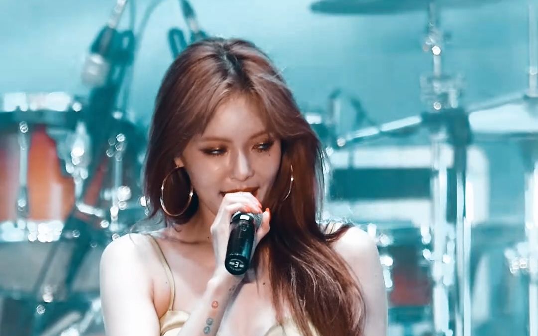 泫雅-摆尾 hyuna《 freaky 》4k直拍