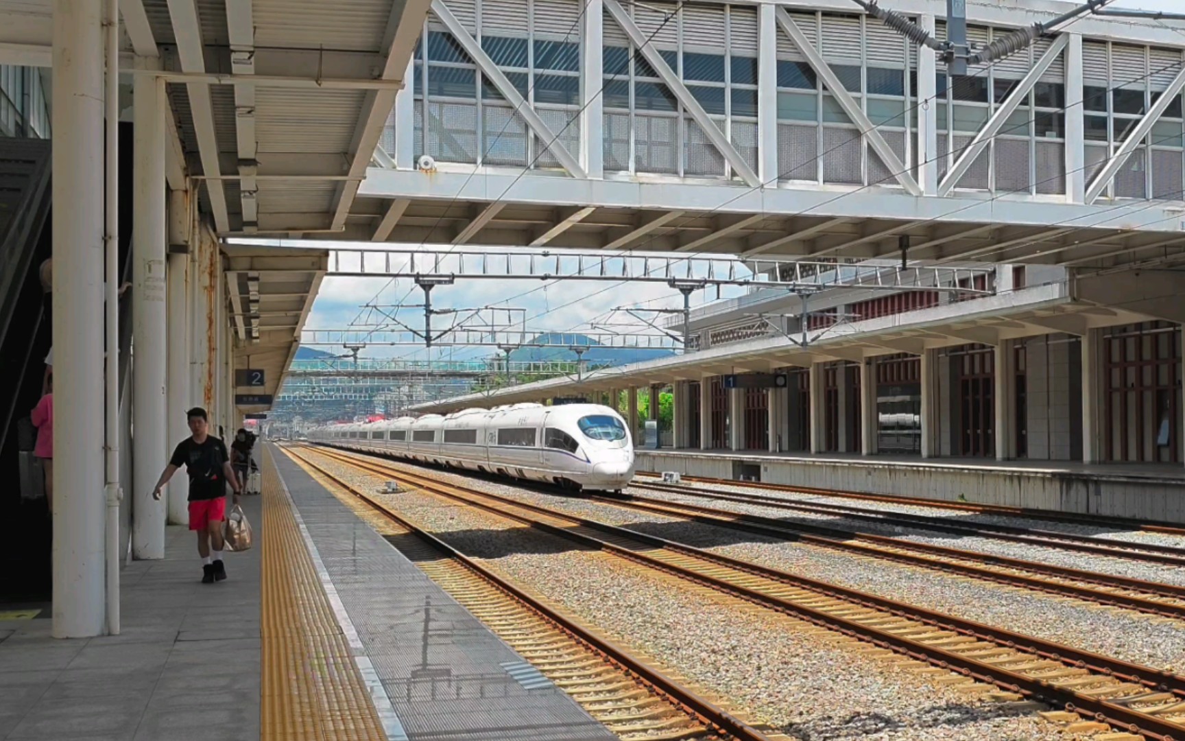 感受夏日的crh380bl