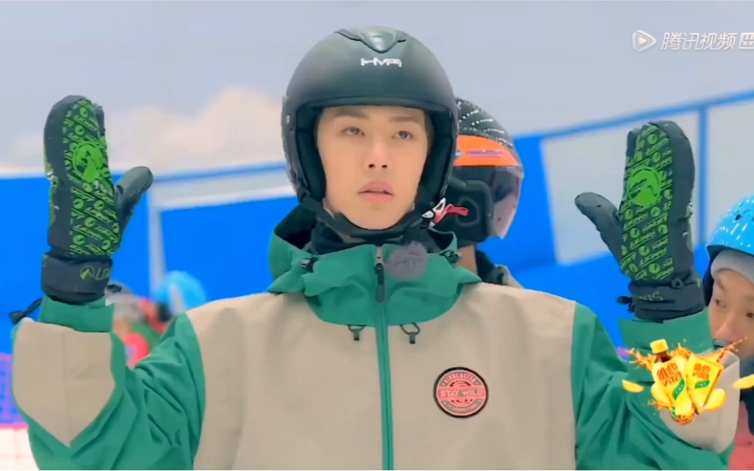王一博滑雪 极限青春_哔哩哔哩 (゜-゜)つロ 干杯~-bilibili