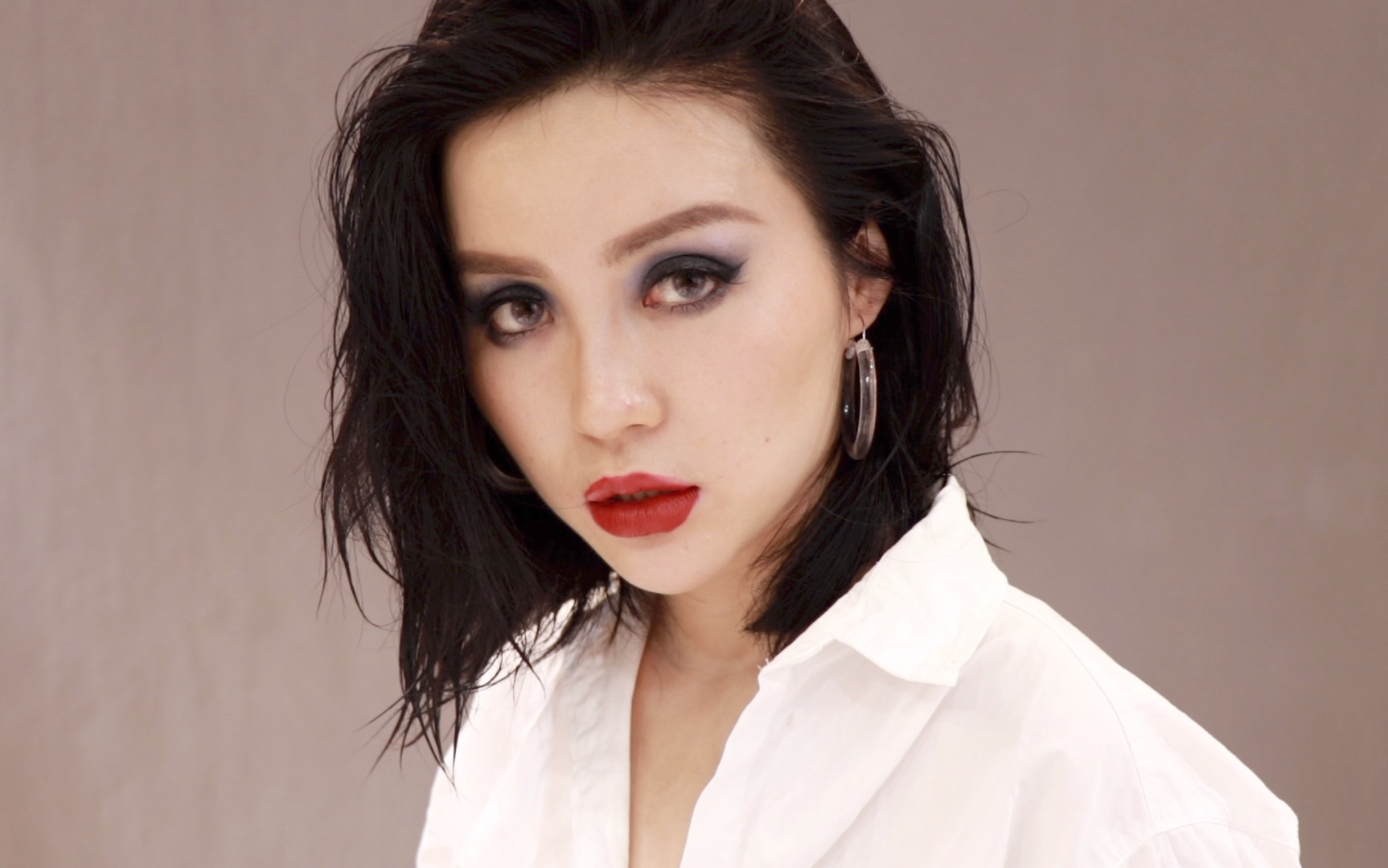 【joncy】气场十足的party gir妆容 超简单小烟熏眼妆画法