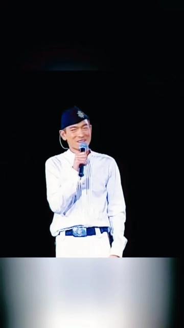 2004年刘德华巡演香港站演唱会《无须担心》现场完整版一首大家被忽略的经典粤语金曲哔哩哔哩bilibili