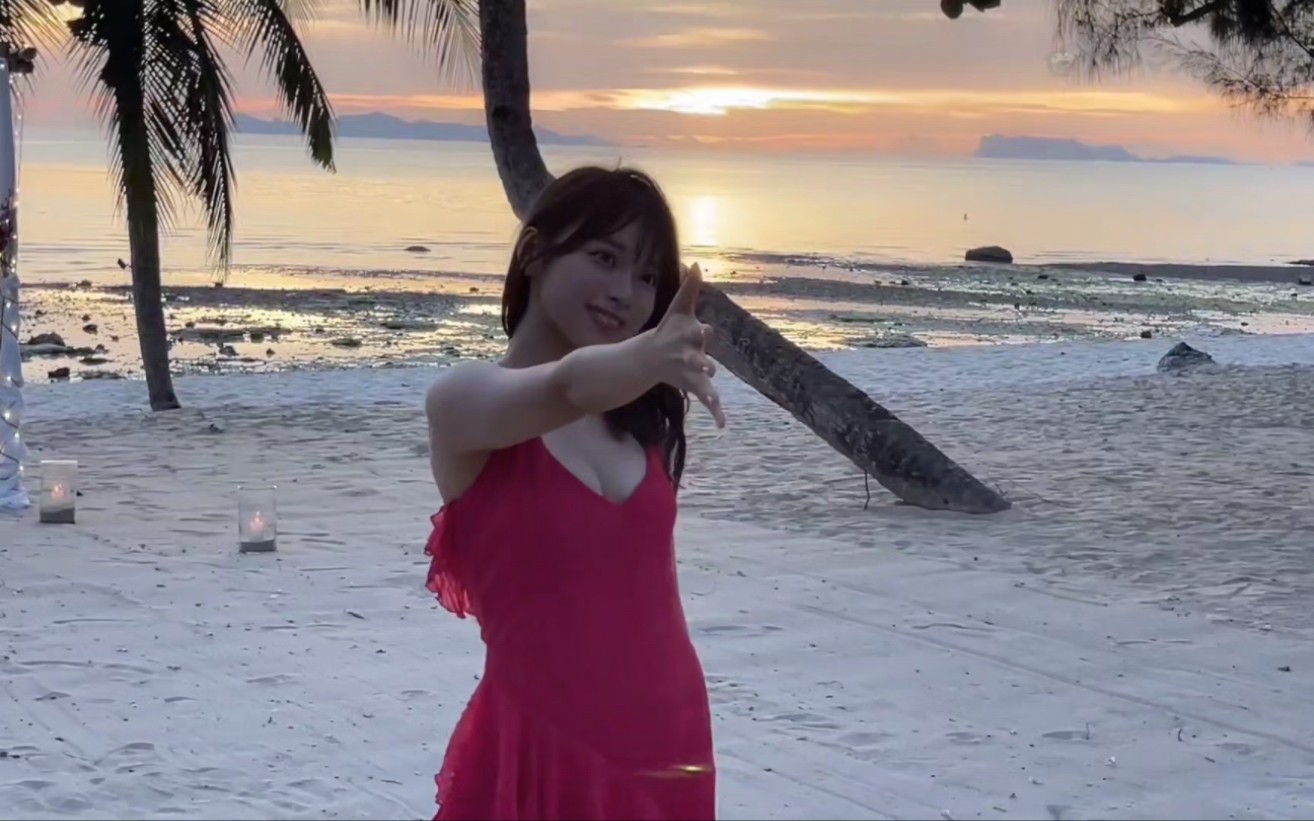 日本まるぴ小姐姐 泳装写真