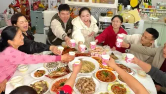 今年的盲盒年夜饭可太精彩了！！你们觉得谁赢了！快看看都有啥！！