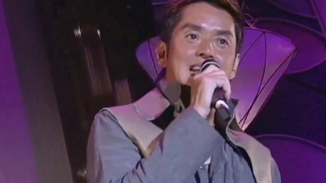 [图]刀郎香港红磡演唱会合集/曲目《2002的第一场雪+讲不出的告别》《灰色轨迹》《爱在深秋》《披着羊皮的狼》《ALAN永远的朋友》 @……版本过低，升级后可展示全部