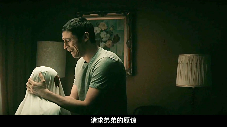 恐怖电影守夜人为了5万块硬刚恶魔挣钱还需接急单险些吓疯自己背负