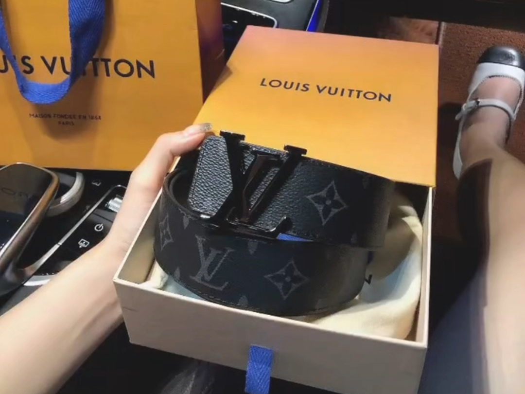 lv经典款男士皮带 送男友礼物