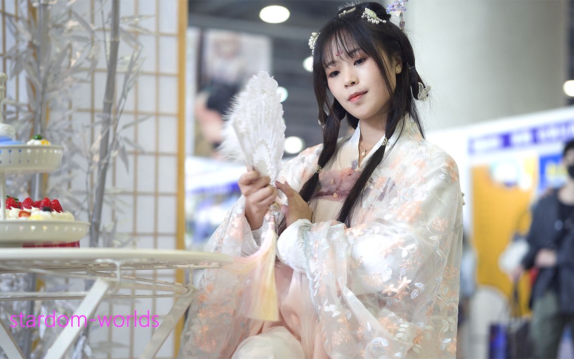 小姐姐这身汉服真好看 汉服美少女 cos 2020麽多漫展