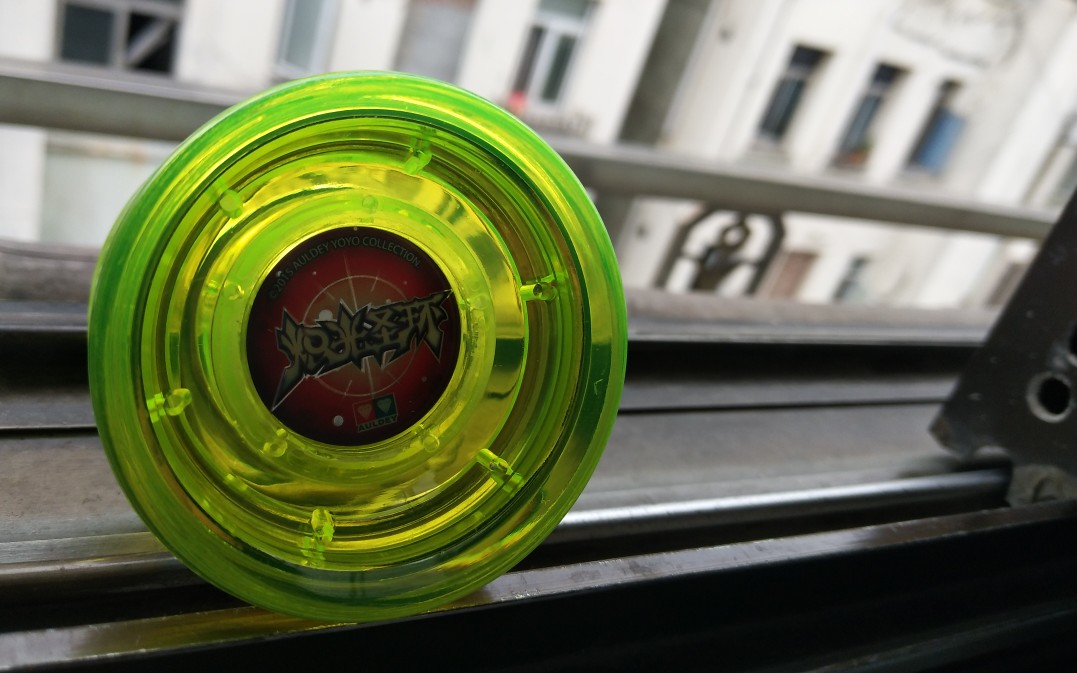 火力少年王之传奇再现 炽光圣环 悠悠球拆封试玩